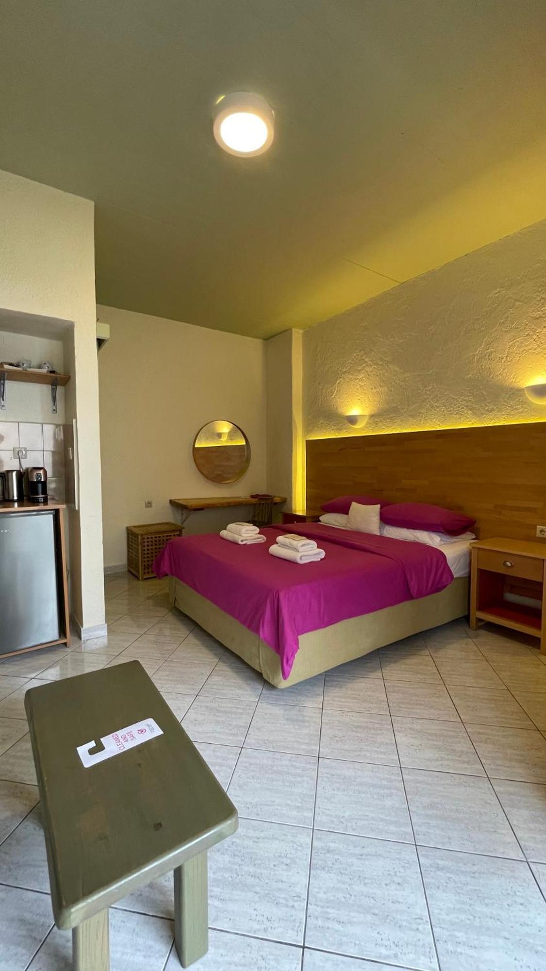 Villa Georgia Apartments & Suites คาลามากี ห้อง รูปภาพ