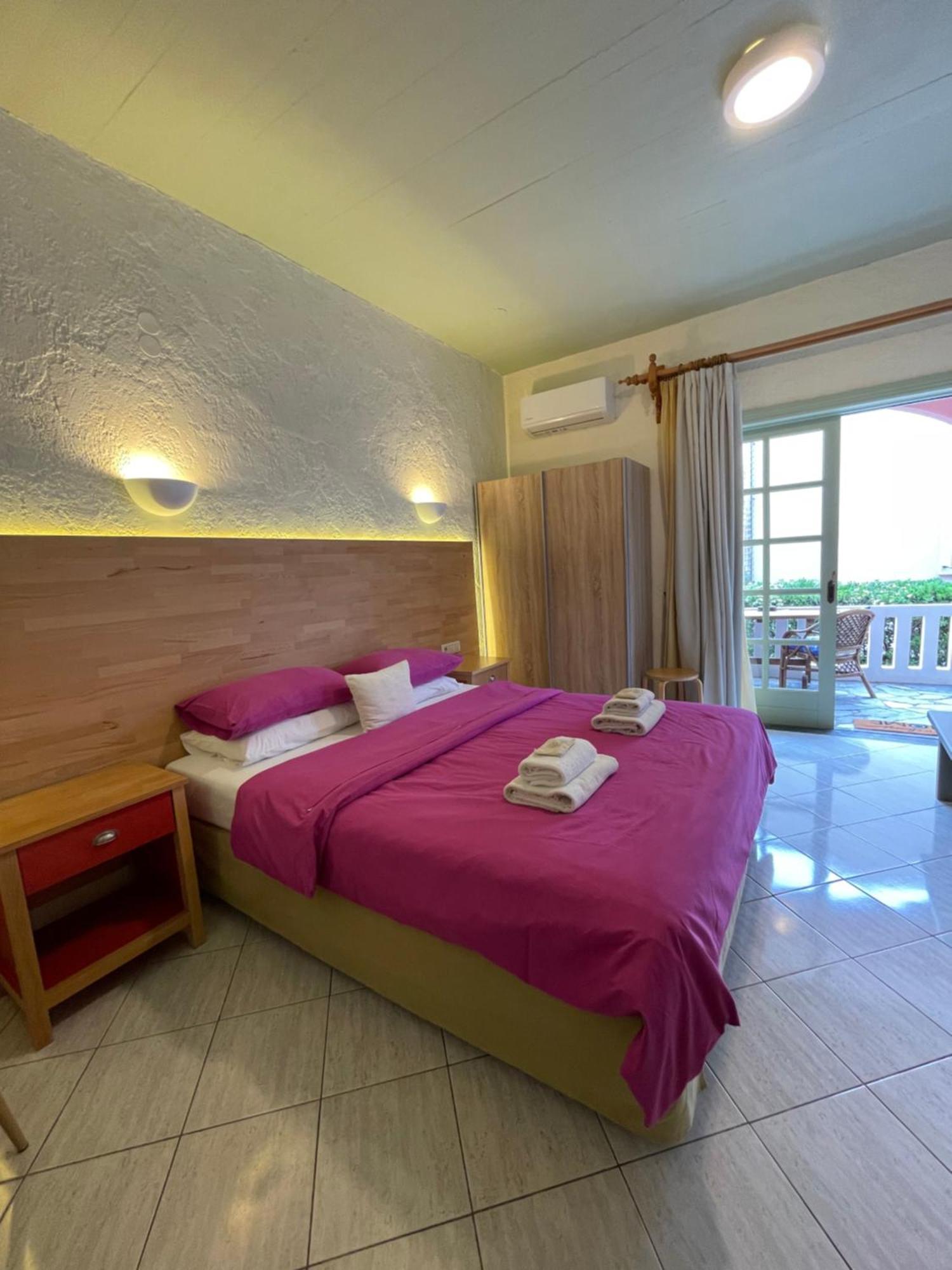 Villa Georgia Apartments & Suites คาลามากี ห้อง รูปภาพ