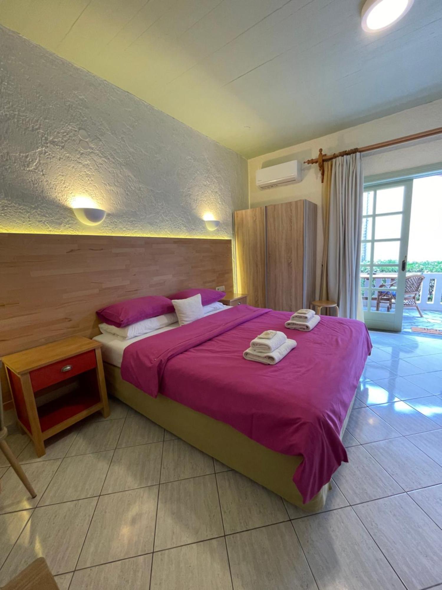 Villa Georgia Apartments & Suites คาลามากี ห้อง รูปภาพ